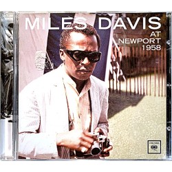 Davis Miles: At Newport 1958  kansi EX levy EX Käytetty CD