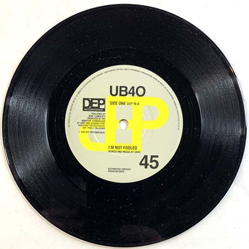 UB40: I’m not fooled / The pillow  kansi Ei kuvakantta levy EX käytetty vinyylisingle