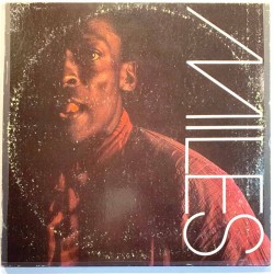 Davis Miles LP Miles Davis 2LP  kansi VG- levy EX Käytetty LP