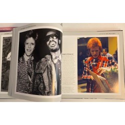Bowie David 2011 978-1-807176-73-9 The Illustrated Biography Käytetty kirja