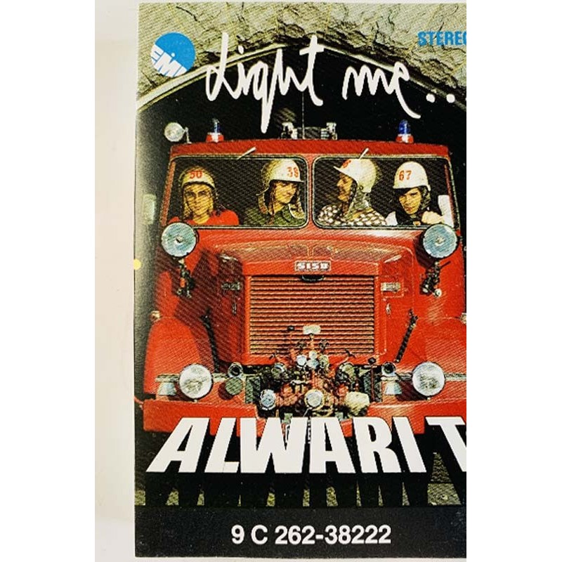 Alwari T: Light me... kansipaperi VG , musiikkikasetin kunto VG+ käytetty kasetti