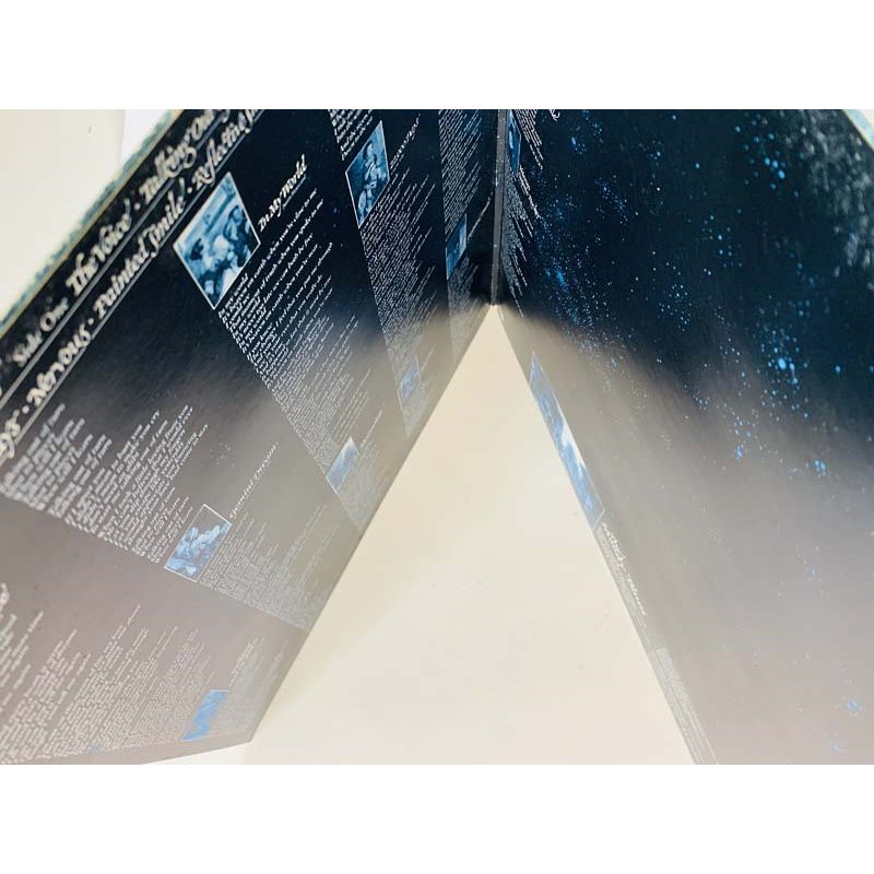 Moody Blues LP Long Distance Voyager  kansi EX- levy EX Käytetty LP